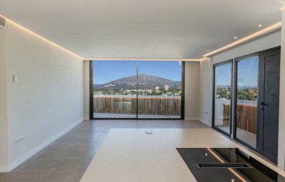 Resale - Apartment - Penthouse - Marbella - Nueva Andalucia