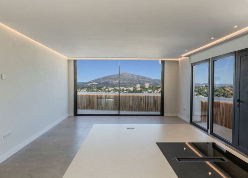 Resale - Apartment - Penthouse - Marbella - Nueva Andalucia