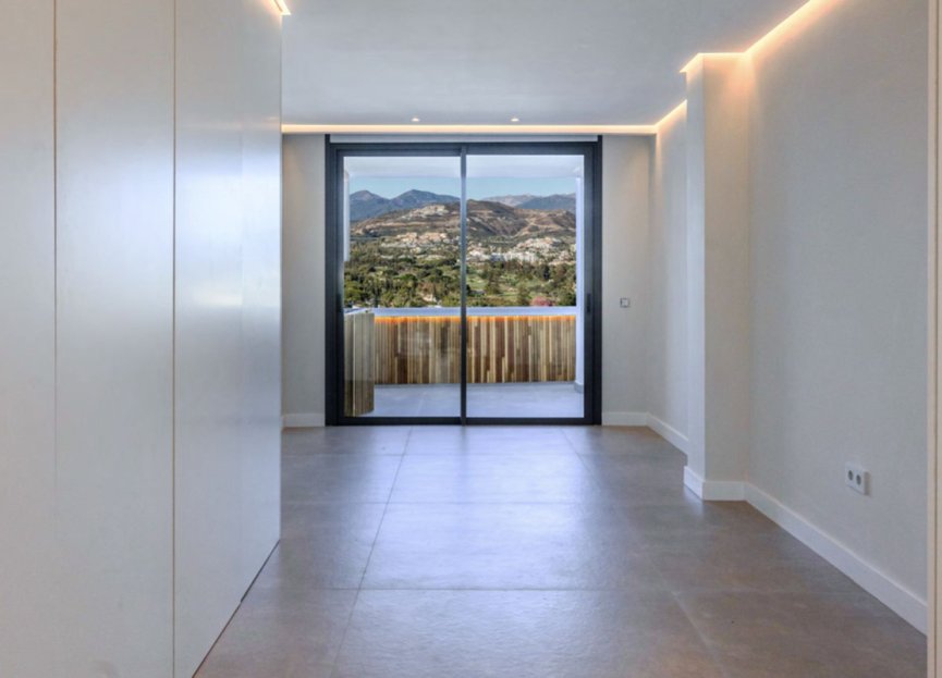 Resale - Apartment - Penthouse - Marbella - Nueva Andalucia