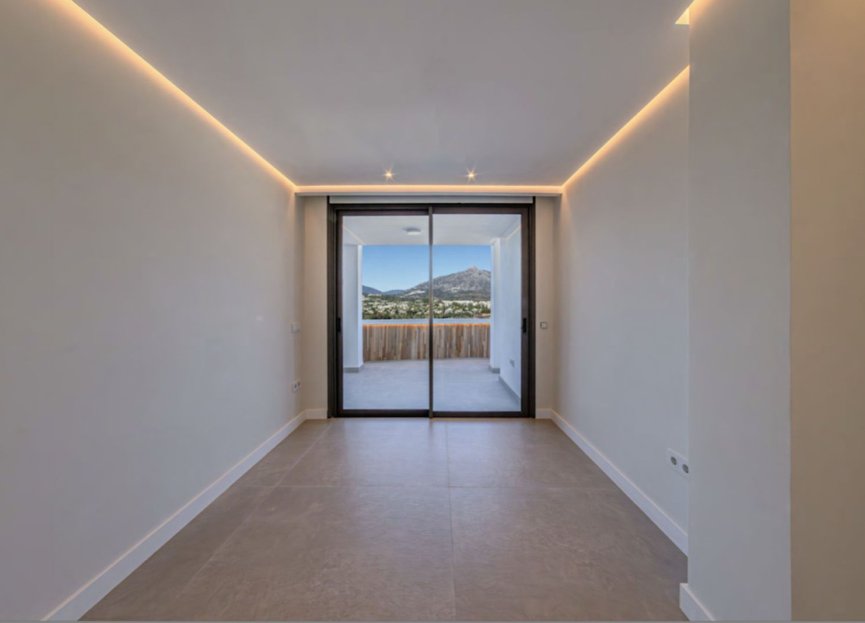 Resale - Apartment - Penthouse - Marbella - Nueva Andalucia