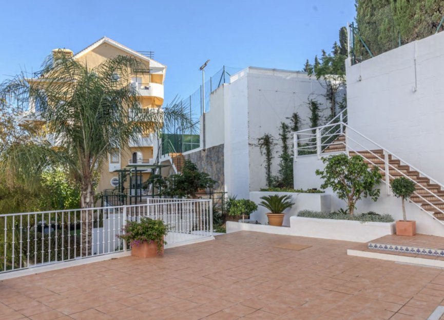 Resale - Apartment - Penthouse - Marbella - Nueva Andalucia