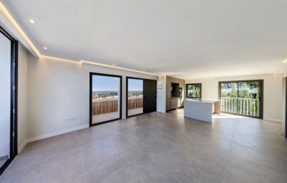 Resale - Apartment - Penthouse - Marbella - Nueva Andalucia