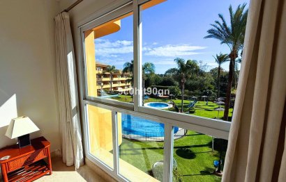 Resale - Apartment - Middle Floor Apartment - Marbella - Elviria