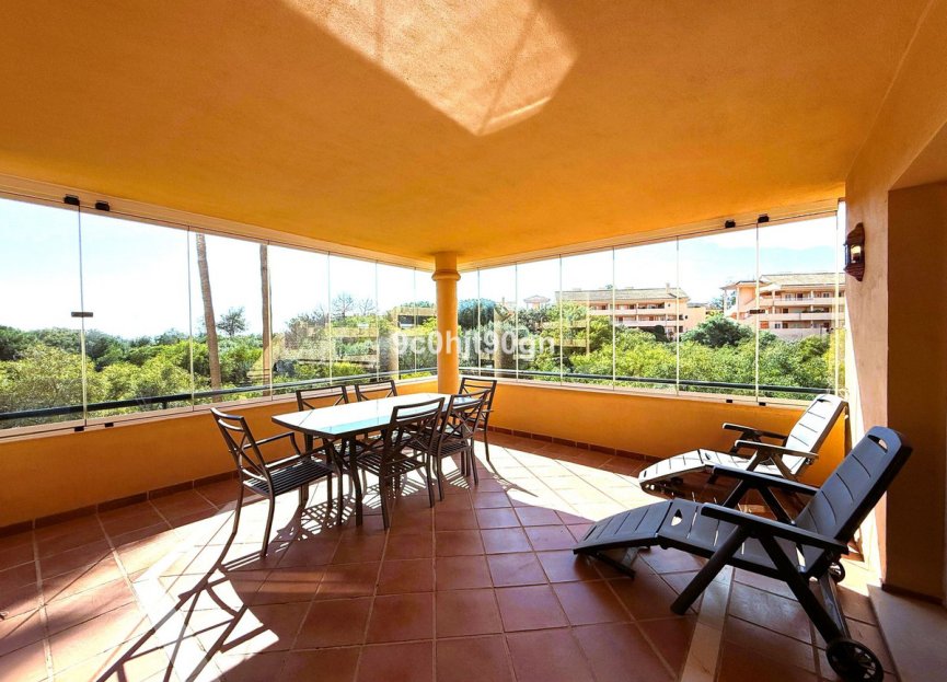 Resale - Apartment - Middle Floor Apartment - Marbella - Elviria