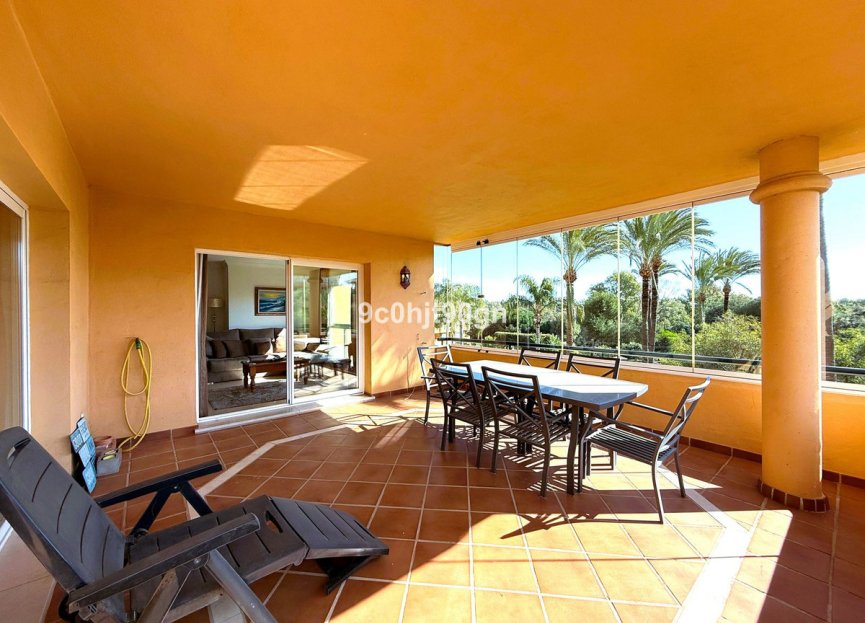 Resale - Apartment - Middle Floor Apartment - Marbella - Elviria