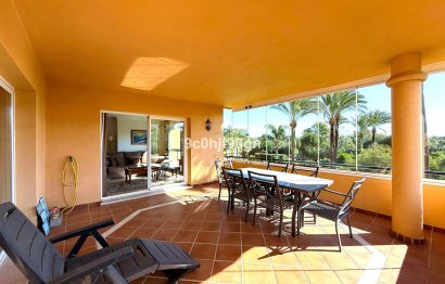 Resale - Apartment - Middle Floor Apartment - Marbella - Elviria