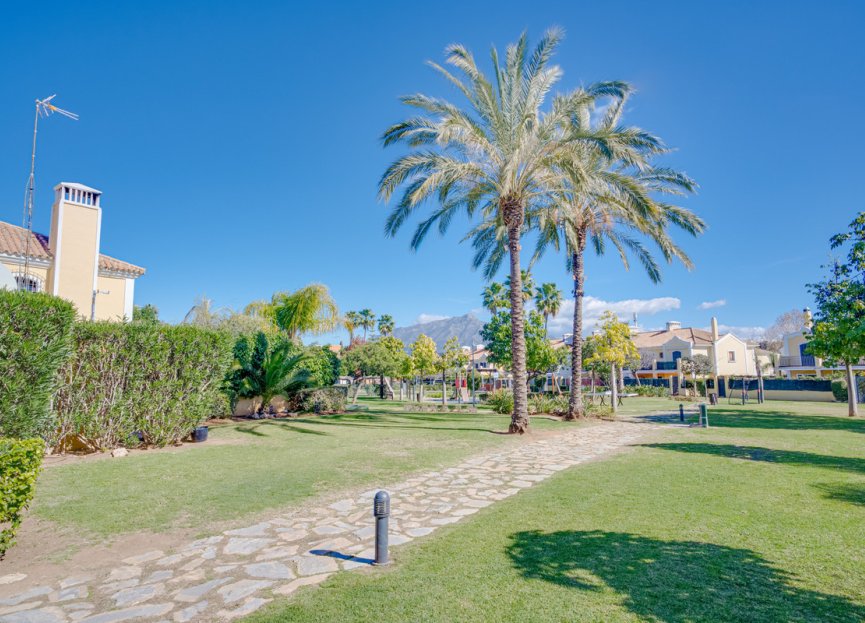 Resale - House - Townhouse - Marbella - Guadalmina Alta