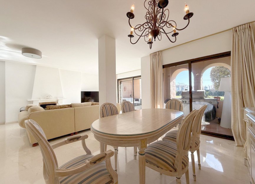 Resale - Apartment - Ground Floor Apartment - Estepona - Estepona Centro