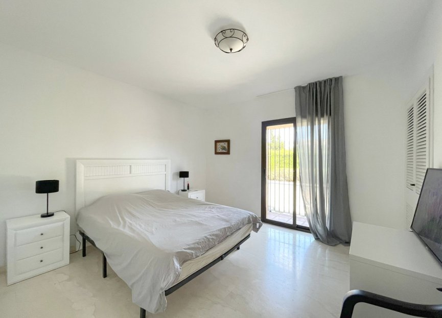 Resale - Apartment - Ground Floor Apartment - Estepona - Estepona Centro