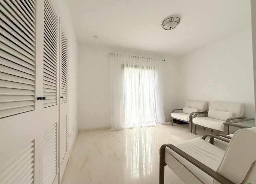 Resale - Apartment - Ground Floor Apartment - Estepona - Estepona Centro