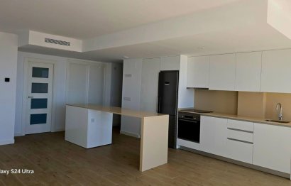 Resale - Apartment - Middle Floor Apartment - Estepona - Estepona Centro