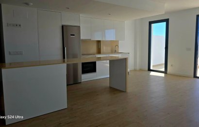 Resale - Apartment - Middle Floor Apartment - Estepona - Estepona Centro