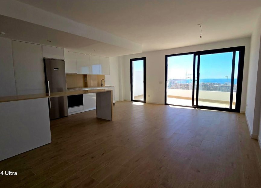 Resale - Apartment - Middle Floor Apartment - Estepona - Estepona Centro