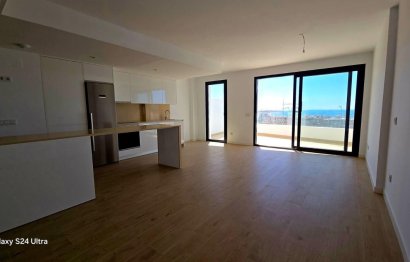 Resale - Apartment - Middle Floor Apartment - Estepona - Estepona Centro