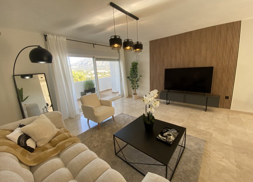 Resale - Apartment - Middle Floor Apartment - Marbella - Nueva Andalucia