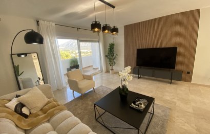 Resale - Apartment - Middle Floor Apartment - Marbella - Nueva Andalucia