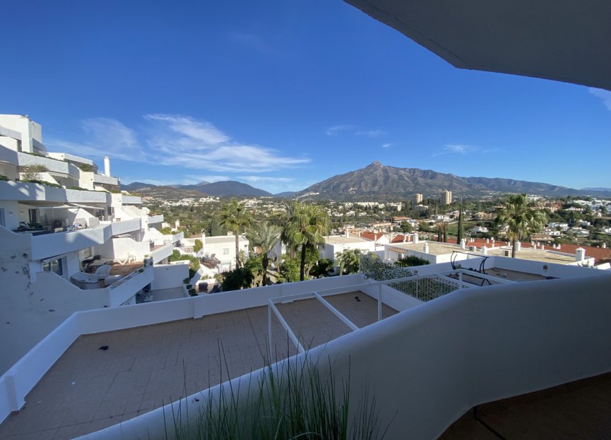 Resale - Apartment - Middle Floor Apartment - Marbella - Nueva Andalucia