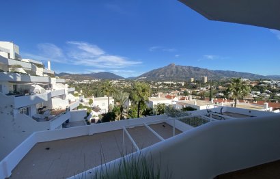 Resale - Apartment - Middle Floor Apartment - Marbella - Nueva Andalucia