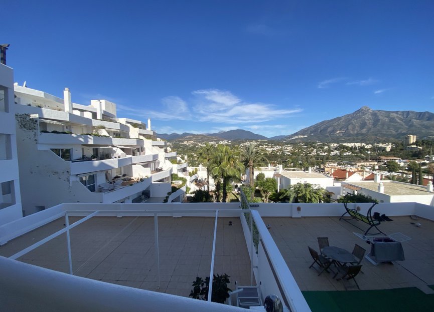 Resale - Apartment - Middle Floor Apartment - Marbella - Nueva Andalucia