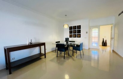 Resale - Apartment - Middle Floor Apartment - Marbella - Puerto Banús