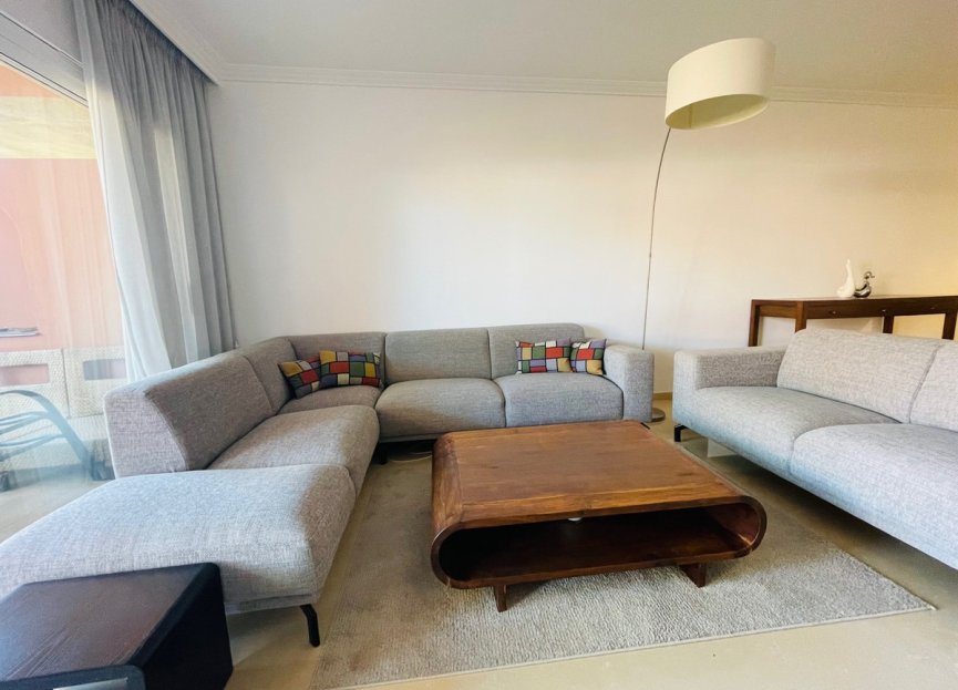 Resale - Apartment - Middle Floor Apartment - Marbella - Puerto Banús