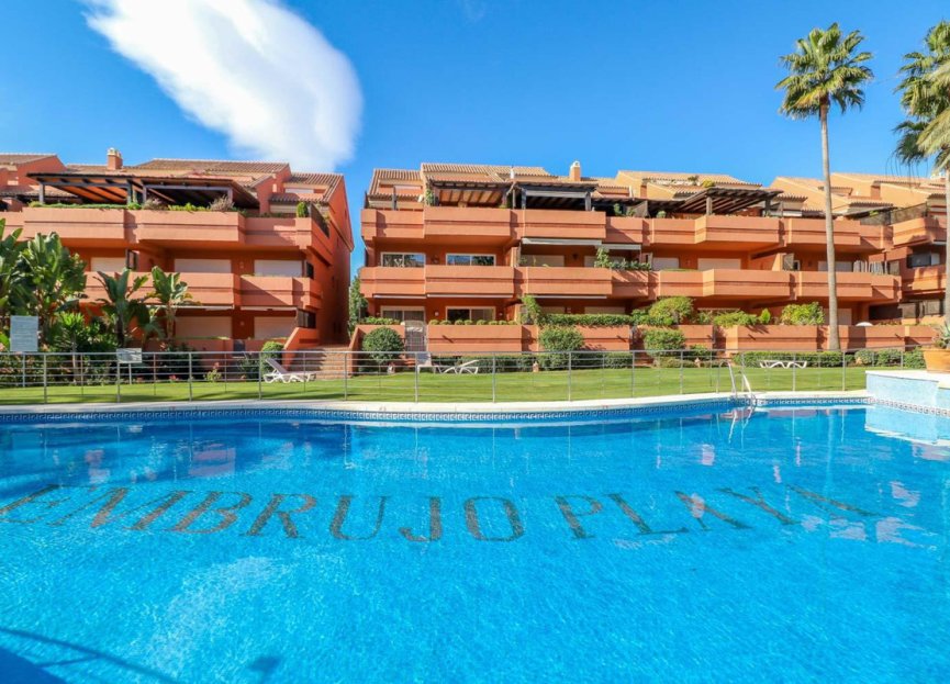 Resale - Apartment - Middle Floor Apartment - Marbella - Puerto Banús