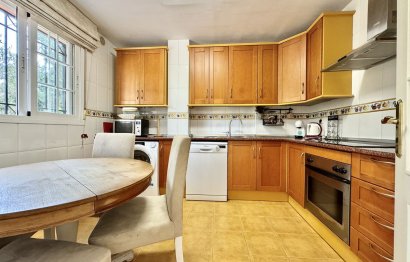 Resale - Apartment - Ground Floor Apartment - Marbella - Nueva Andalucia