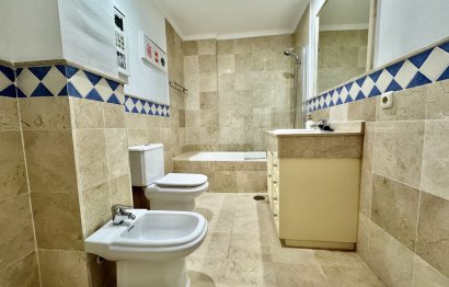 Resale - Apartment - Ground Floor Apartment - Marbella - Nueva Andalucia