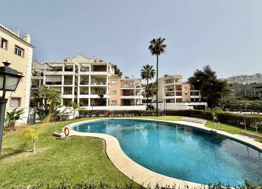 Resale - Apartment - Ground Floor Apartment - Marbella - Nueva Andalucia