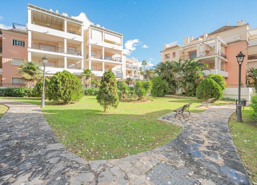 Resale - Apartment - Ground Floor Apartment - Marbella - Nueva Andalucia