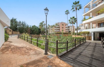 Resale - Apartment - Ground Floor Apartment - Marbella - Nueva Andalucia