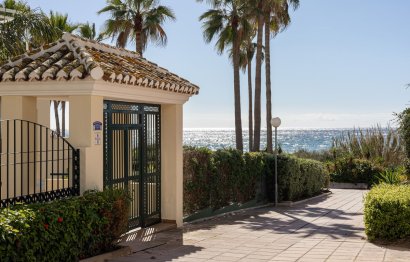 Resale - Apartment - Middle Floor Apartment - Marbella - Elviria