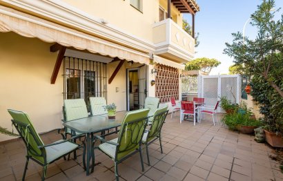 Resale - Apartment - Middle Floor Apartment - Marbella - Elviria