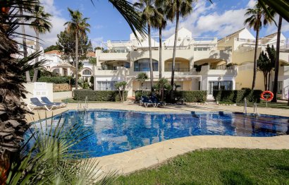 Resale - Apartment - Middle Floor Apartment - Marbella - Elviria