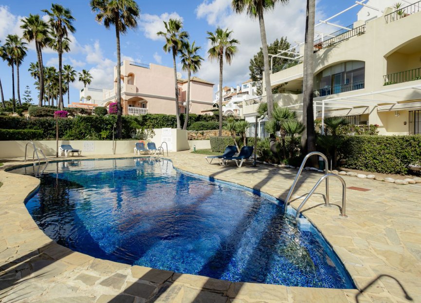 Resale - Apartment - Middle Floor Apartment - Marbella - Elviria