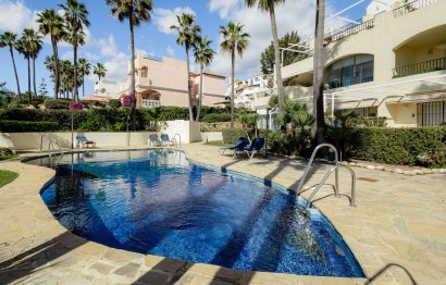 Resale - Apartment - Middle Floor Apartment - Marbella - Elviria