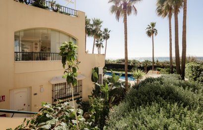 Resale - Apartment - Middle Floor Apartment - Marbella - Elviria