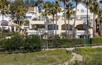 Resale - Apartment - Middle Floor Apartment - Marbella - Elviria