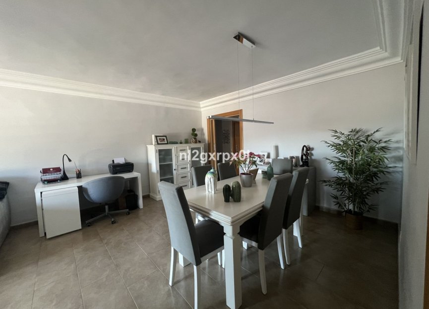 Resale - Apartment - Middle Floor Apartment - Marbella - Marbella Centro