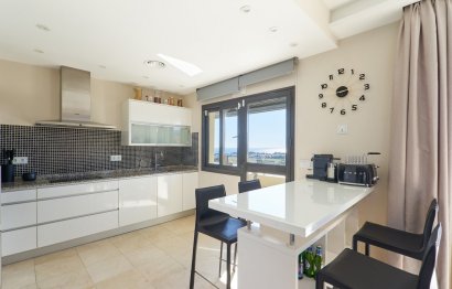 Resale - Apartment - Penthouse - Estepona - Bel Air