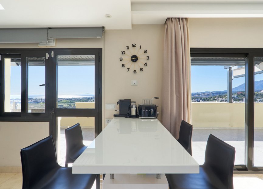 Resale - Apartment - Penthouse - Estepona - Bel Air