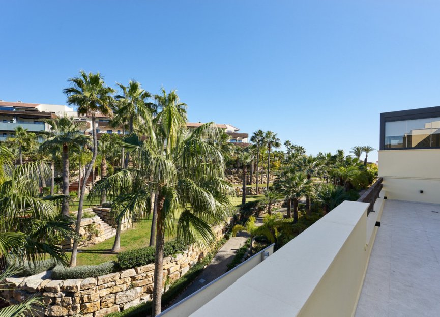 Resale - Apartment - Penthouse - Estepona - Bel Air