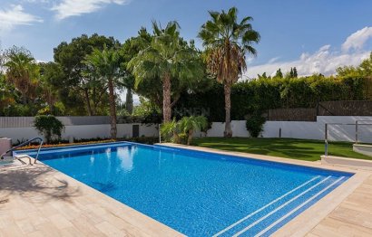 Resale - House - Detached Villa - Marbella - Nueva Andalucia