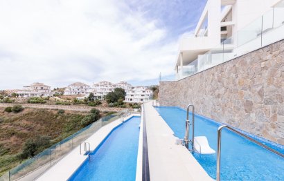 Resale - Apartment - Top Floor Apartment - Marbella - Nueva Andalucia