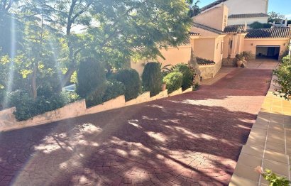 Resale - House - Detached Villa - Marbella - Hacienda Las Chapas