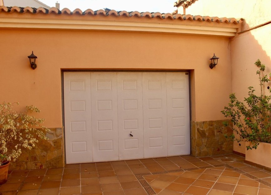 Resale - House - Detached Villa - Marbella - Hacienda Las Chapas