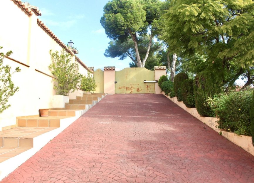 Resale - House - Detached Villa - Marbella - Hacienda Las Chapas