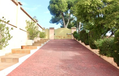 Resale - House - Detached Villa - Marbella - Hacienda Las Chapas