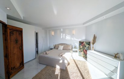 Resale - Apartment - Middle Floor Apartment - Estepona - Atalaya