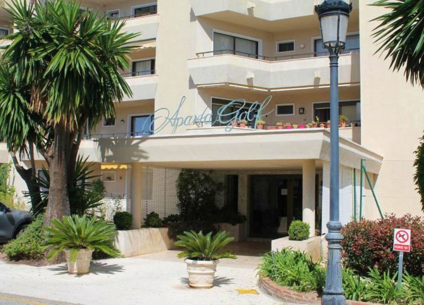 Resale - Apartment - Middle Floor Apartment - Estepona - Atalaya